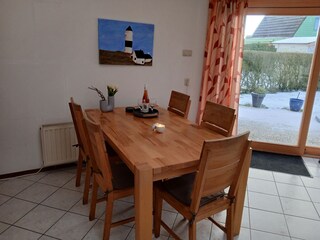 Esszimmer (6 Stühle kommen neu)