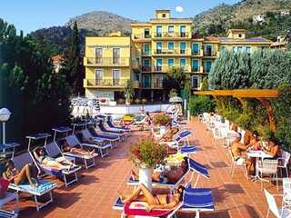 Appartement Pietra Ligure Buitenaudio-opname 2