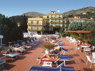 Appartement Pietra Ligure Buitenaudio-opname 4