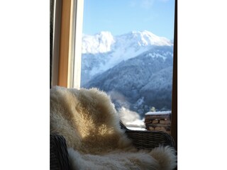 Blick aus dem Fenster am Frühstückstisch