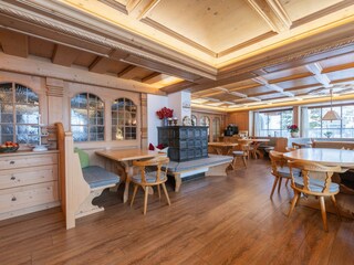 Frühstücksraum-im-Landhaus-Huber