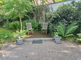 Der Garten im Frühjahr_b_Platz für ein Tête-à-Tête