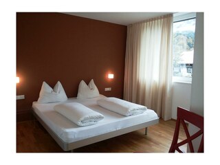 Schlafzimmer  Amaryllis, Klee und Akelei