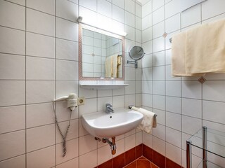 Badezimmer 2