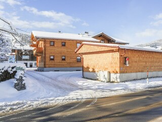 Zufahrt zum Ausserraingut