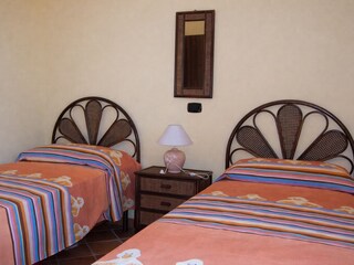 Schlafzimmer mit 2 Einzelbetten