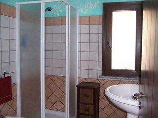 Badezimmer mit Dusche