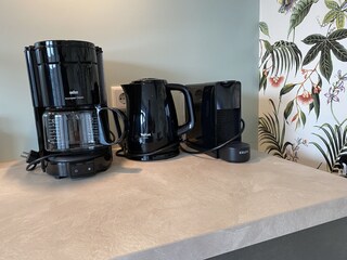 Nespresso apparaat, waterkoker, koffie filterapparaat