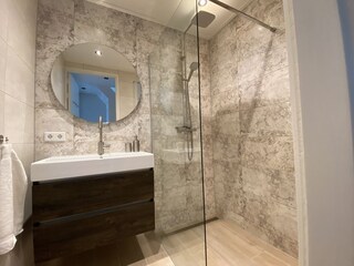 Badkamer met inloopdouche