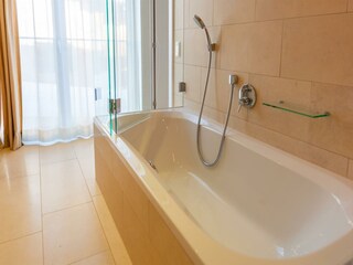 Top 10 - Zimmer 1 Bad (4)