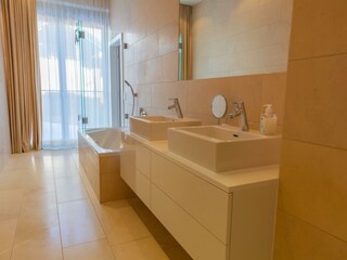 Top 10 - Zimmer 1 Bad (6)