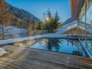 Wellnessbereich - Außenpool (6) (5000x3333)