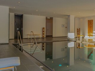 Wellnessbereich - Innenpool (4)