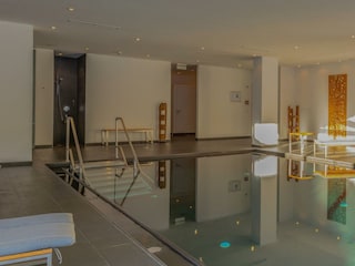 Wellnessbereich - Innenpool (4)