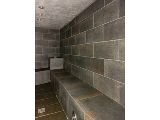 Wellnessbereich - Dampfbad (2) (3334x5000)