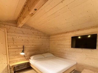 BF24B6E3-5C5D-469D-91F9-63FBAC86D31E