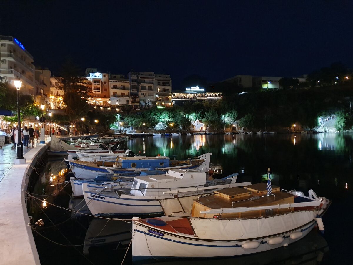 Aghios Nikolaos bei Nacht