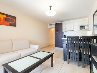 Apartment Cannes Features 14