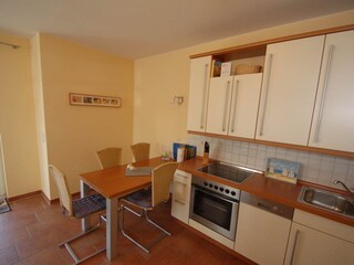 Küchenzeile mit Sitzecke