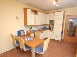 Küchenzeile mit Sitzecke