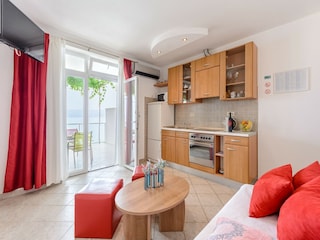 Apartment Dugi Rat Features 5
