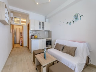 Apartment Dugi Rat Features 8