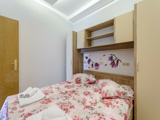 Apartment Dugi Rat Features 7