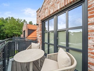 Eigener Balkon mit Blick ins Grüne