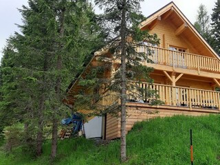 Haus von vorne Sommer