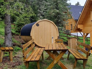 Freisitz und Fass-Sauna