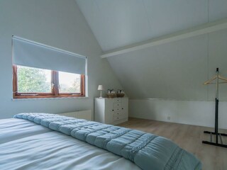 Schlafzimmer 1 mit 2 Einzel Boxsprings und Schrank