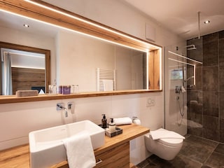 Badezimmer Gartenwohnung das Luis - Hotel Penzingh