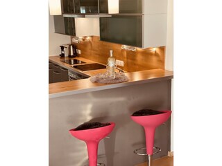Barhocker und Küche