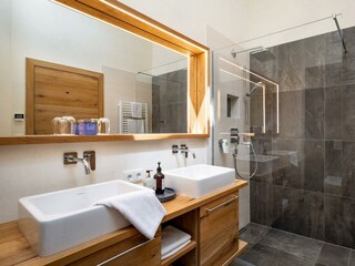 Das_Lois_Penzingweg_9_Oberndorf_Badezimmer
