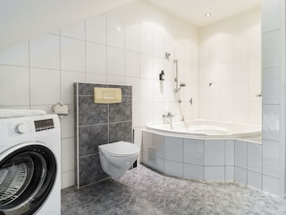 Alpenlodge_Apt_03_Badezimmer_WC (1)