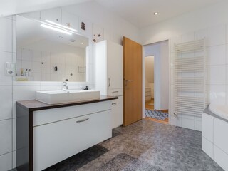 Alpenlodge_Apt_04_Badezimmer (3)