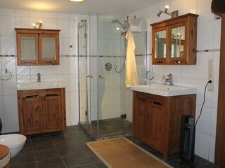 Ferienhaus "Rurtalgarten" - Bad