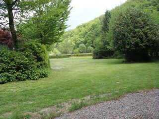 Ferienhaus "Rurtalgarten" - Blick in den Garten