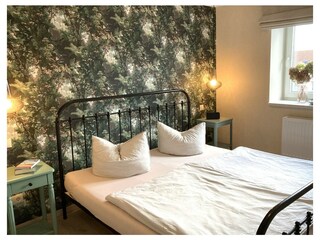 ... 180cm breitem Doppelbett ...