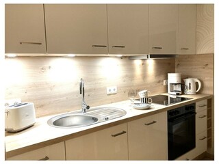 ... Geschirrspüler, Backofen, Mirkowelle usw.