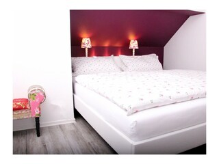 Schlafzimmer 1