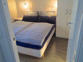 Schlafzimmer 1