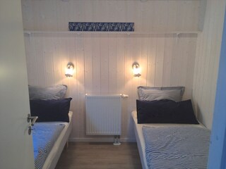 Schlafzimmer 2