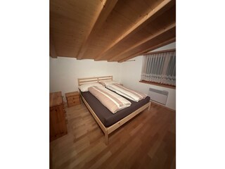 Grosses Schlafzimmer