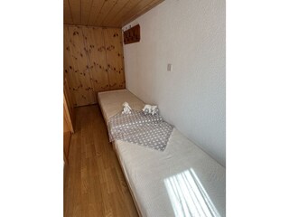 Kinderzimmer mit Einbauschrank