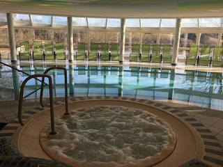 Biodorf-Hallenbad-Whirlpool
