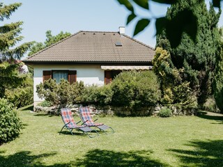 Garten, Blick auf Haus