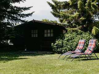 Garten, Blick auf Gartenhütte