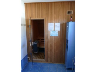 Duschbad mit Sauna im OG.