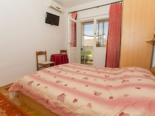 Apartment Brist Features 8